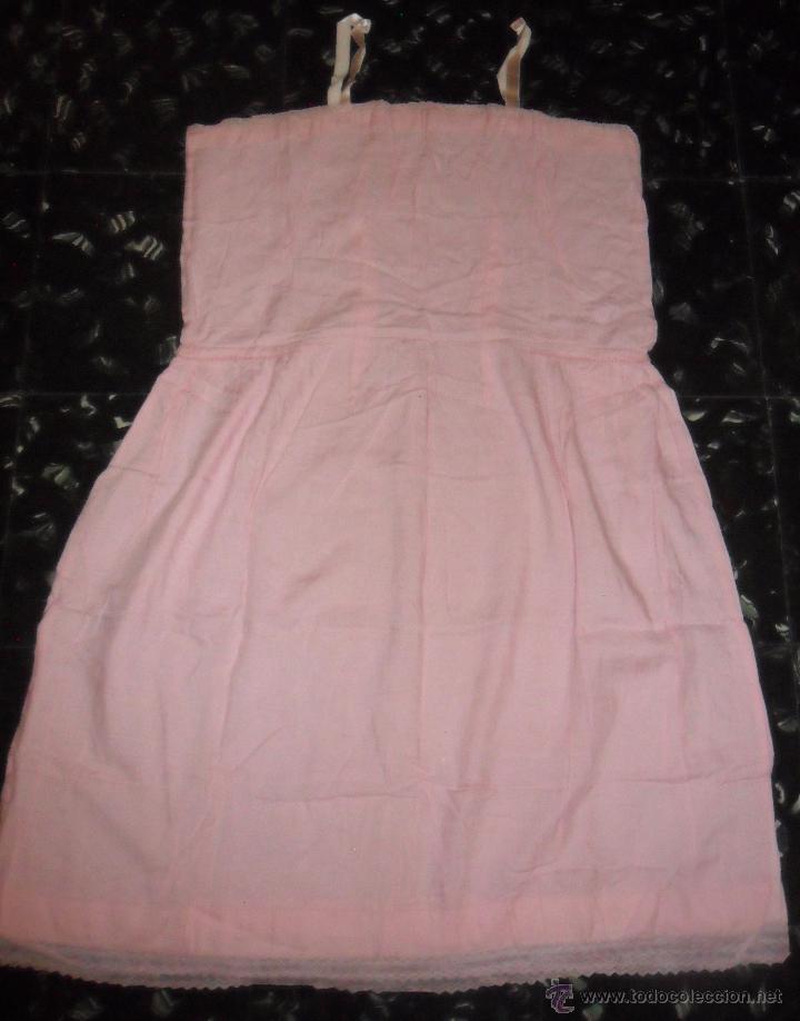 Antig&uuml;edades: Antiguo camis&oacute;n rosado - Foto 2