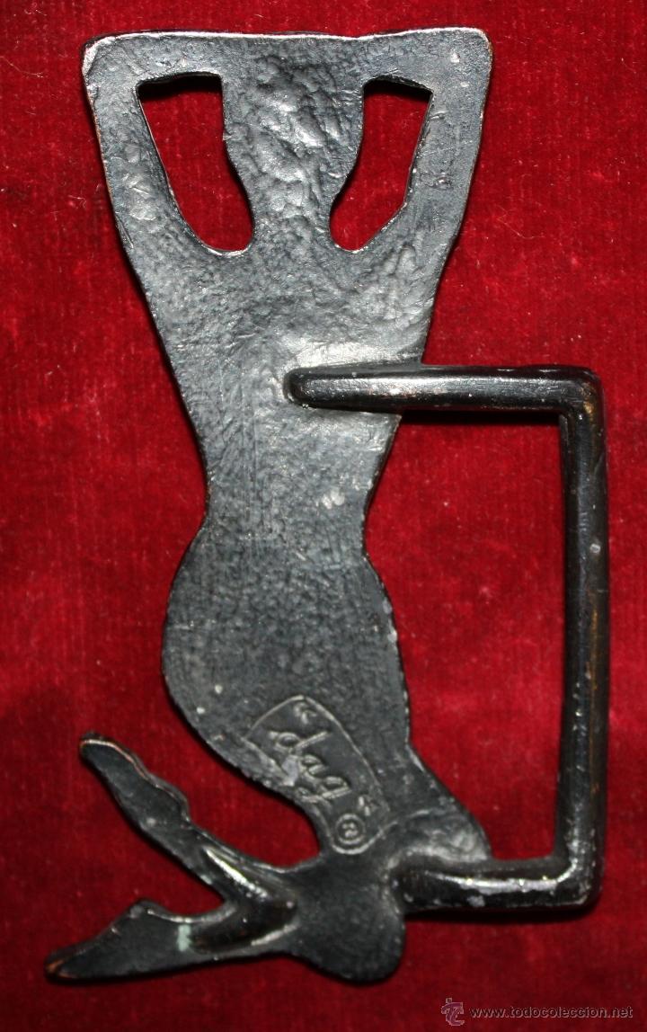 Antig&uuml;edades: FIGURA MET&Aacute;LICA DE LA MARCA DAG - Foto 3