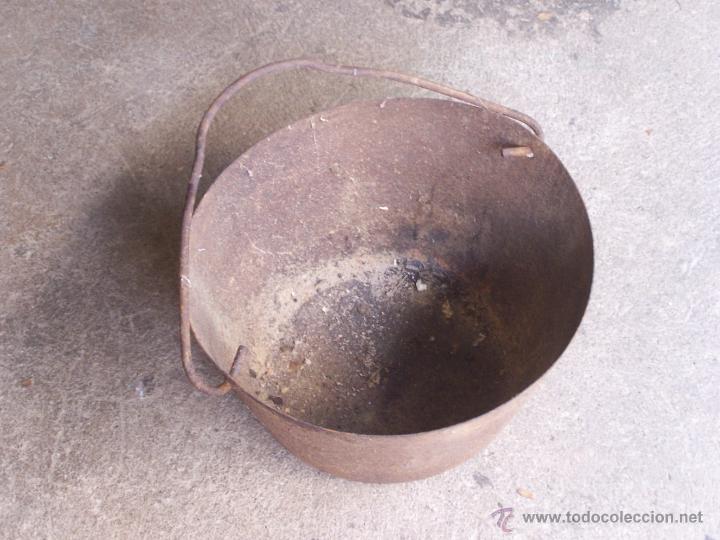 Antig&uuml;edades: Perol u olla antigua. - Foto 1