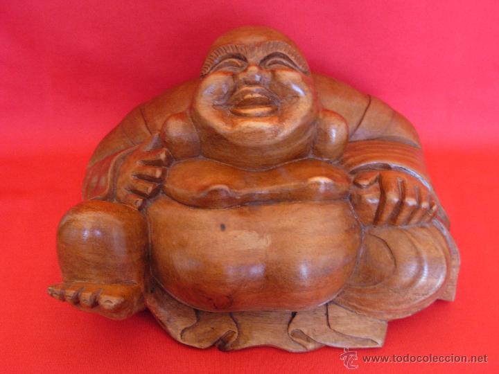 Antig&uuml;edades: Simp&aacute;tica y antigua talla de madera maciza de Buda - Foto 2