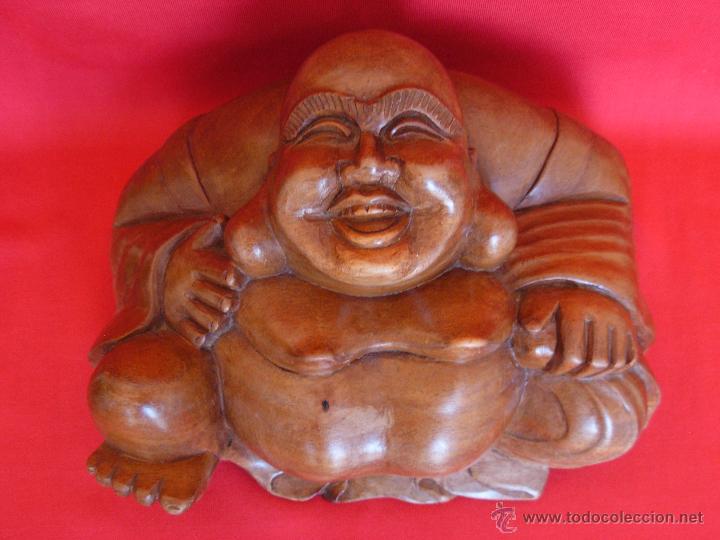 Antig&uuml;edades: Simp&aacute;tica y antigua talla de madera maciza de Buda - Foto 3