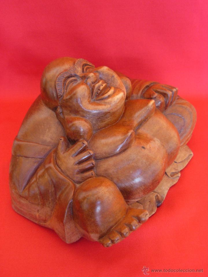 Antig&uuml;edades: Simp&aacute;tica y antigua talla de madera maciza de Buda - Foto 5