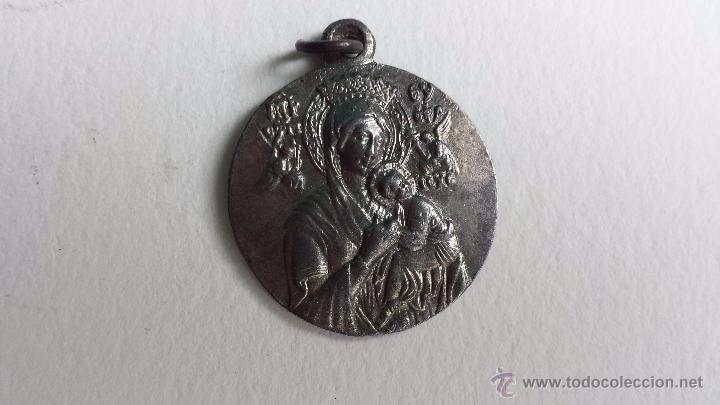 Antig&uuml;edades: medalla  nuestra se&ntilde;ora de ayuda perpetua - Foto 1