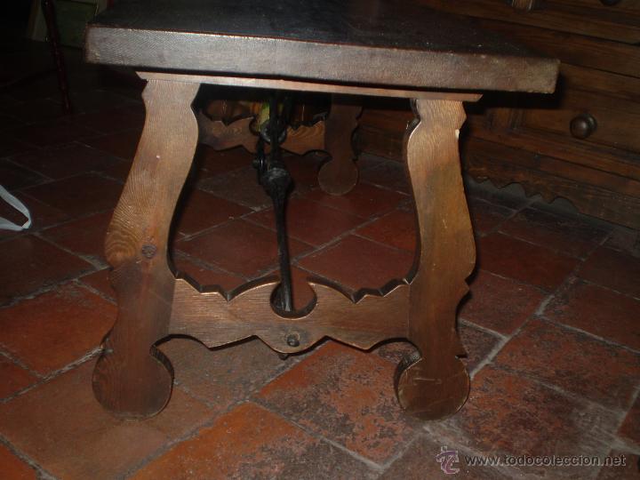 Antig&uuml;edades: MESA CON PATAS DE LIRA DE PINO - Foto 2