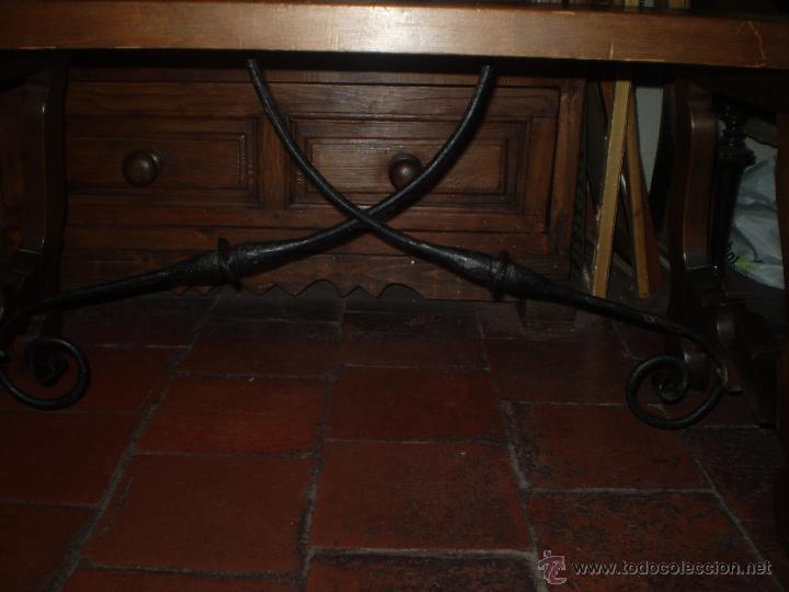 Antig&uuml;edades: MESA CON PATAS DE LIRA DE PINO - Foto 3