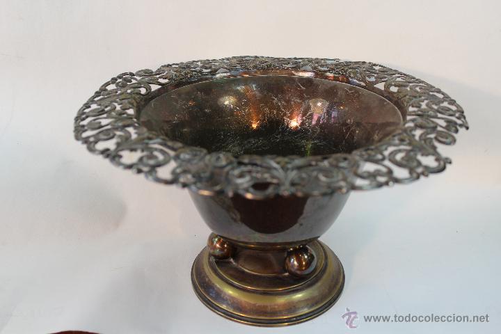 Antig&uuml;edades: frutero antiguo en metal plateado - Foto 1