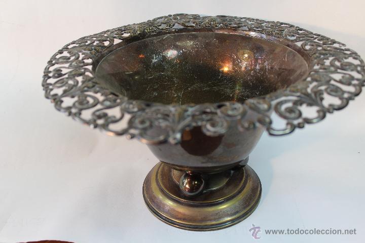 Antig&uuml;edades: frutero antiguo en metal plateado - Foto 2