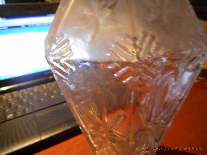 Antig&uuml;edades: ESTAMOS LIQUIDANDO. botella cristal grabado - Foto 2
