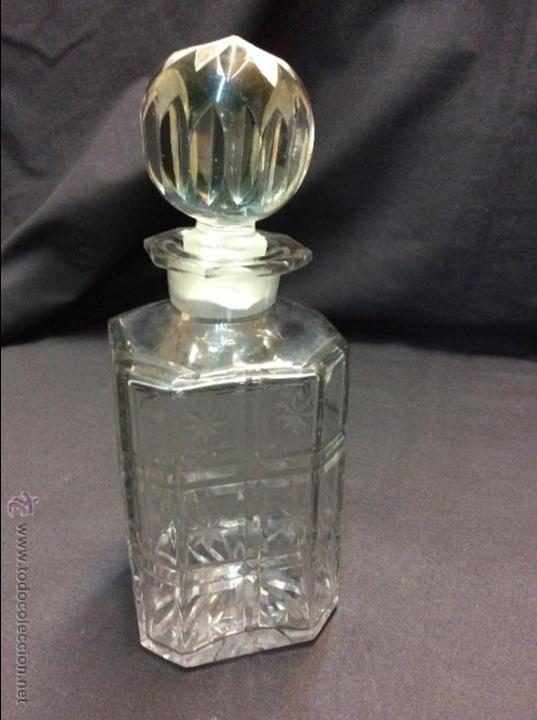 Antig&uuml;edades: ANTIGUA BOTELLA - DECANTER DE CRISTAL TALLADO
