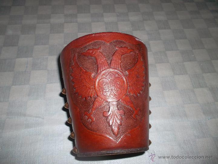 Antiquit&eacute;s: precioso portabotella con aguila bicefala