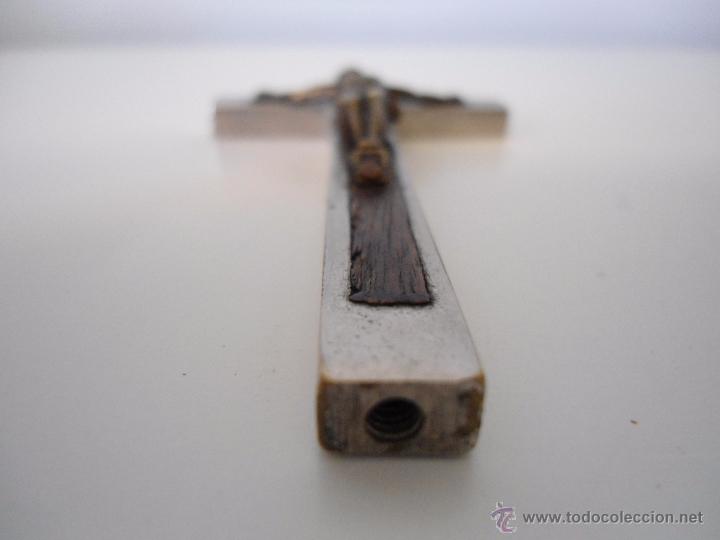 Antig&uuml;edades: CRUCIFIJO DE METAL Y MADERA - Foto 5