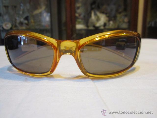 Antig&uuml;edades: Gafas de sol Arnette con su funda. 13 x 3,5 cms. - Foto 2