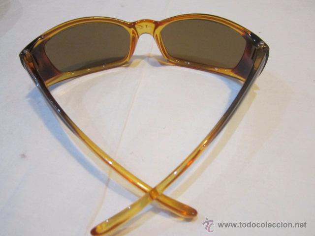 Antig&uuml;edades: Gafas de sol Arnette con su funda. 13 x 3,5 cms. - Foto 4