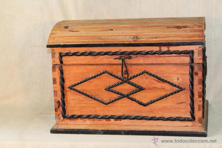 Antig&uuml;edades: BAUL - COFRE EN MADERA - Foto 2