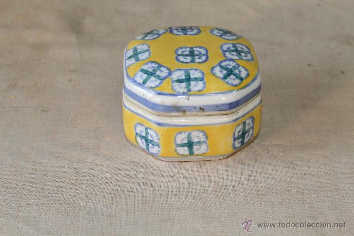 Antig&uuml;edades: caja joyero de porcelana - Foto 1