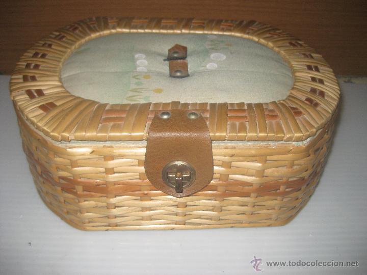 Antig&uuml;edades: Caja de costura - Foto 1