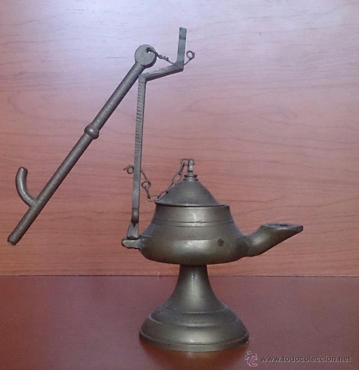 Antig&uuml;edades: L&aacute;mpara antigua de aceite en bronce . - Foto 1
