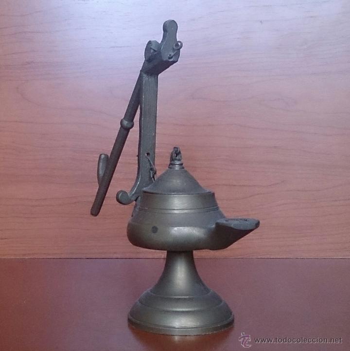 Antig&uuml;edades: L&aacute;mpara antigua de aceite en bronce . - Foto 2