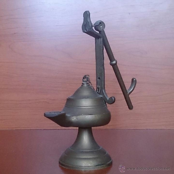 Antig&uuml;edades: L&aacute;mpara antigua de aceite en bronce . - Foto 4