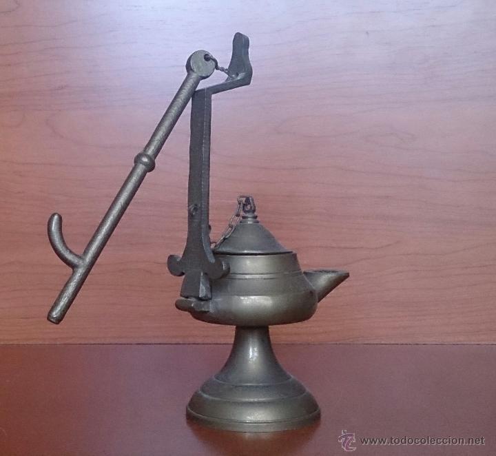 Antig&uuml;edades: L&aacute;mpara antigua de aceite en bronce . - Foto 8