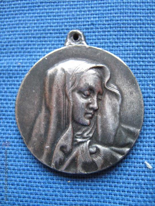 Antig&uuml;edades: MEDALLA DE 4 CM CON EL ROSTRO DE LA VIRGEN - Foto 1