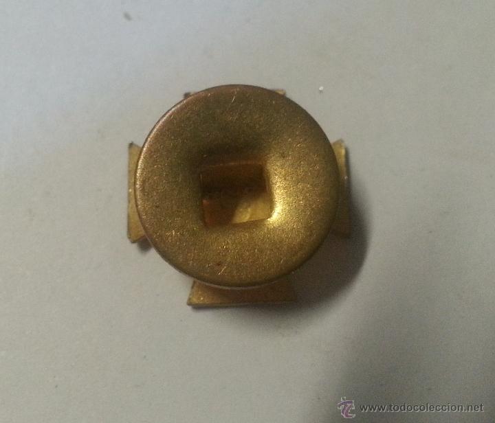 Antig&uuml;edades: Insignia de ojal religiosa, esmaltada - Foto 2