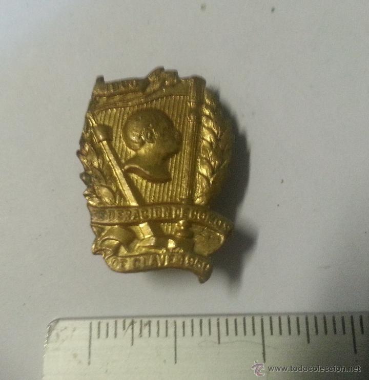 Antig&uuml;edades: Insignia de ojal, coros clave - Foto 1