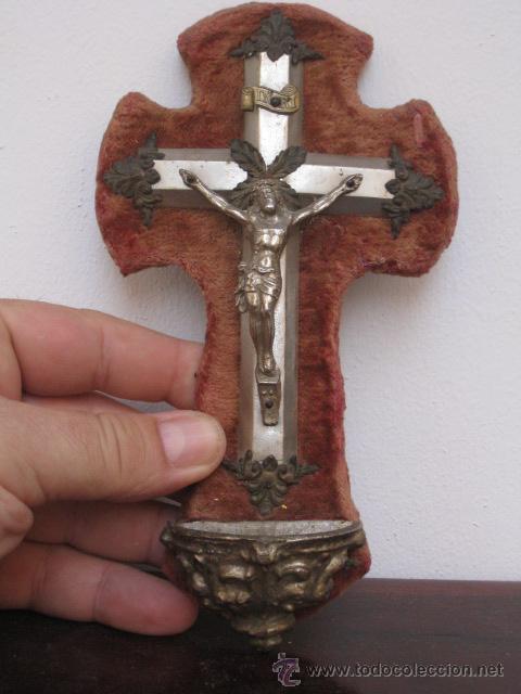 Antig&uuml;edades: ANTIGUO CRUCIFIJO CON PILA BENDITERA. - Foto 1