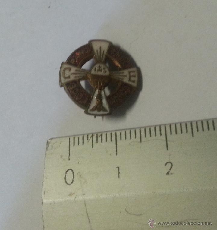 Antig&uuml;edades: Insignia de aguja religiosa C E - Foto 1