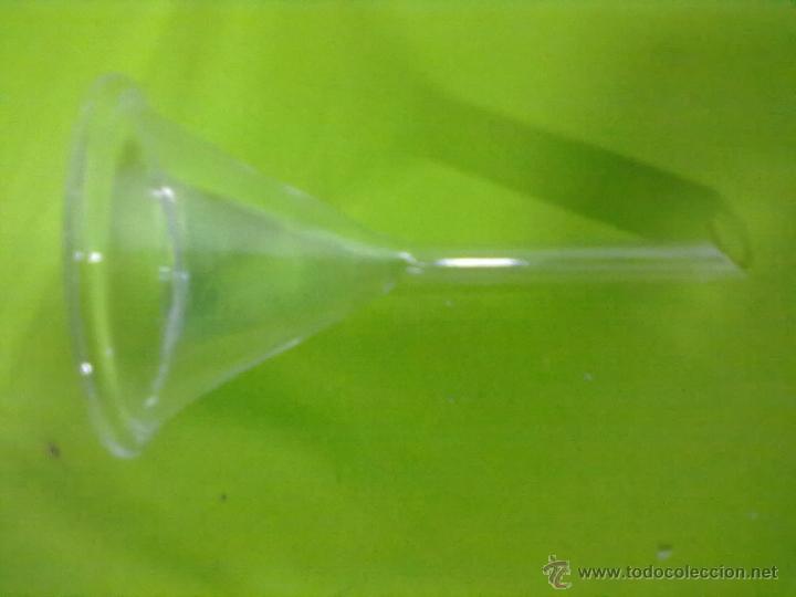 Antig&uuml;edades: EMBUDO CRISTAL SOPLADO - Foto 1
