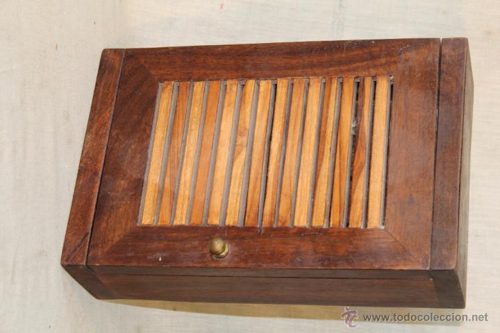 Antig&uuml;edades: caja joyero en madera - Foto 1