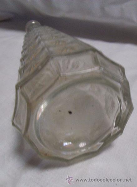 Antig&uuml;edades: ANTIGUA BOTELLA DE CRISTAL GRAVADO - Foto 2