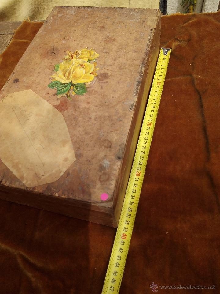 Antig&uuml;edades: Caja de madera con decorada con flores - Foto 6