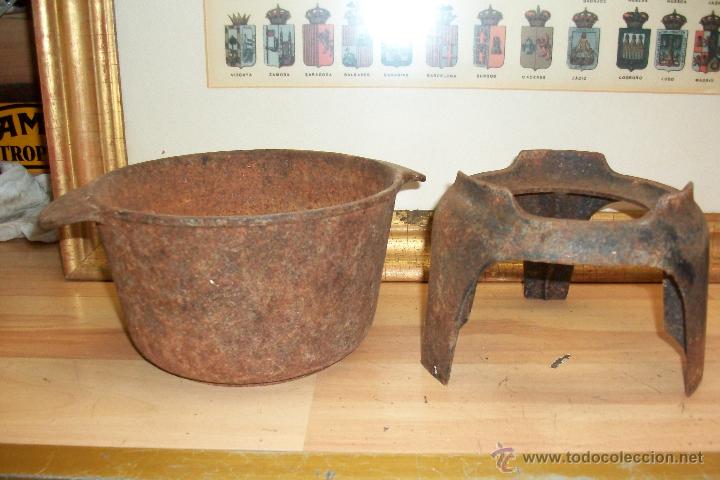 Antig&uuml;edades: ANTIGUO CAZO Y BASE DE HIERRO COLADO - Foto 2