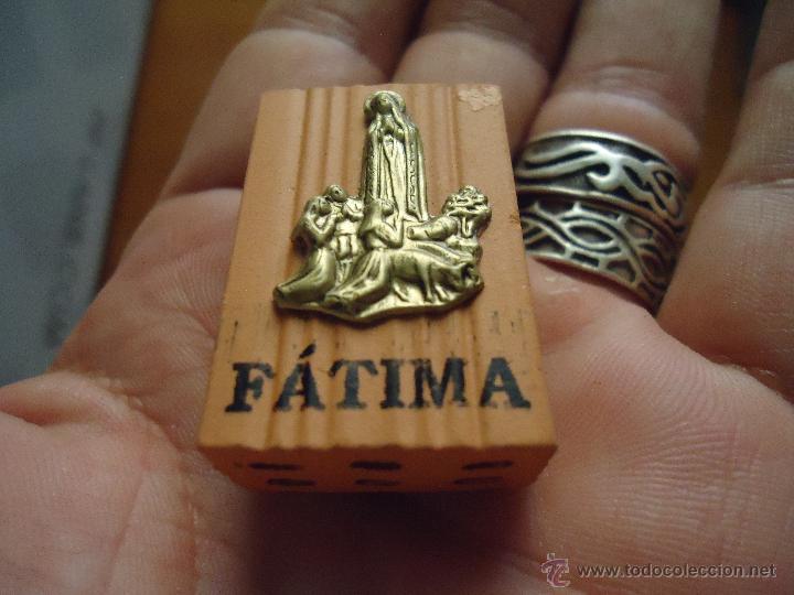Antig&uuml;edades: VIRGEN DE FATIMA SOBRE MINI LADRILLO - Foto 1