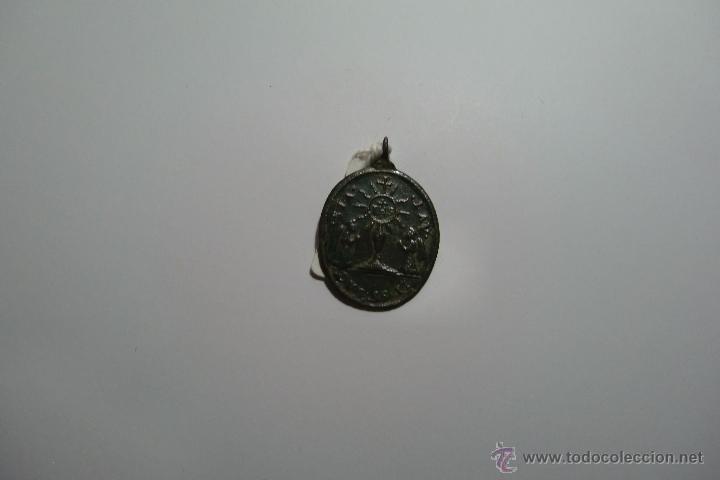 Antig&uuml;edades: MEDALLA DE LA VIRGEN Y UN ACUSTODIA.  4,8X2,5 CMS. - Foto 2
