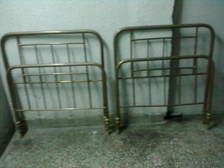 Antig&uuml;edades: PAREJA CAMAS DE LATON DOS - Foto 1