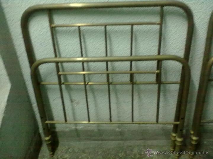 Antig&uuml;edades: PAREJA CAMAS DE LATON DOS - Foto 2