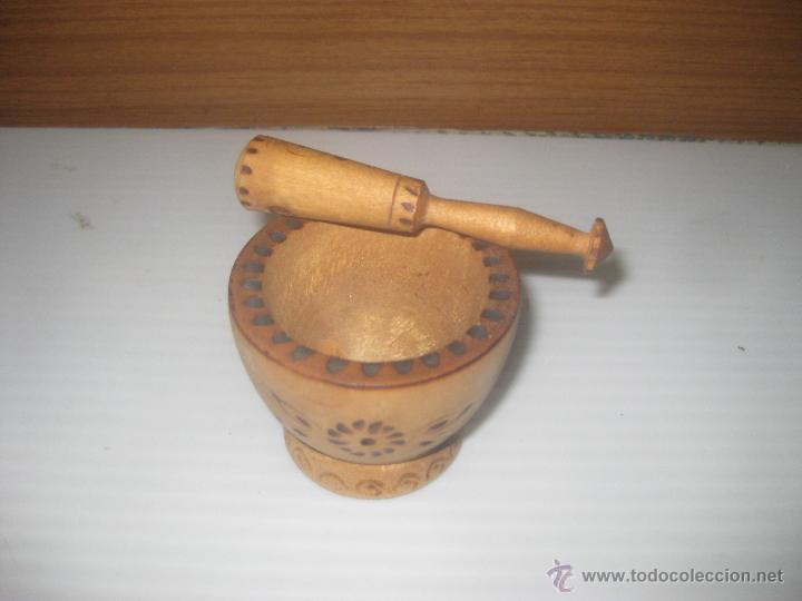 Antig&uuml;edades: Mortero madera grabados a fuego