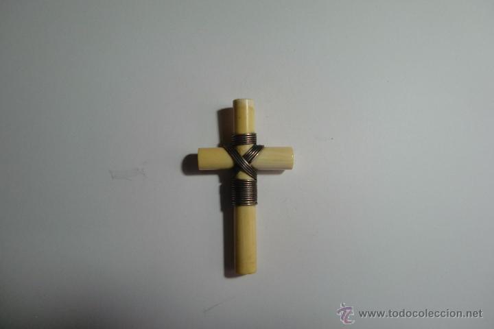 Antig&uuml;edades: CRUZ DE MARFIL Y PLATA- 6X3,3 CMS. - Foto 1
