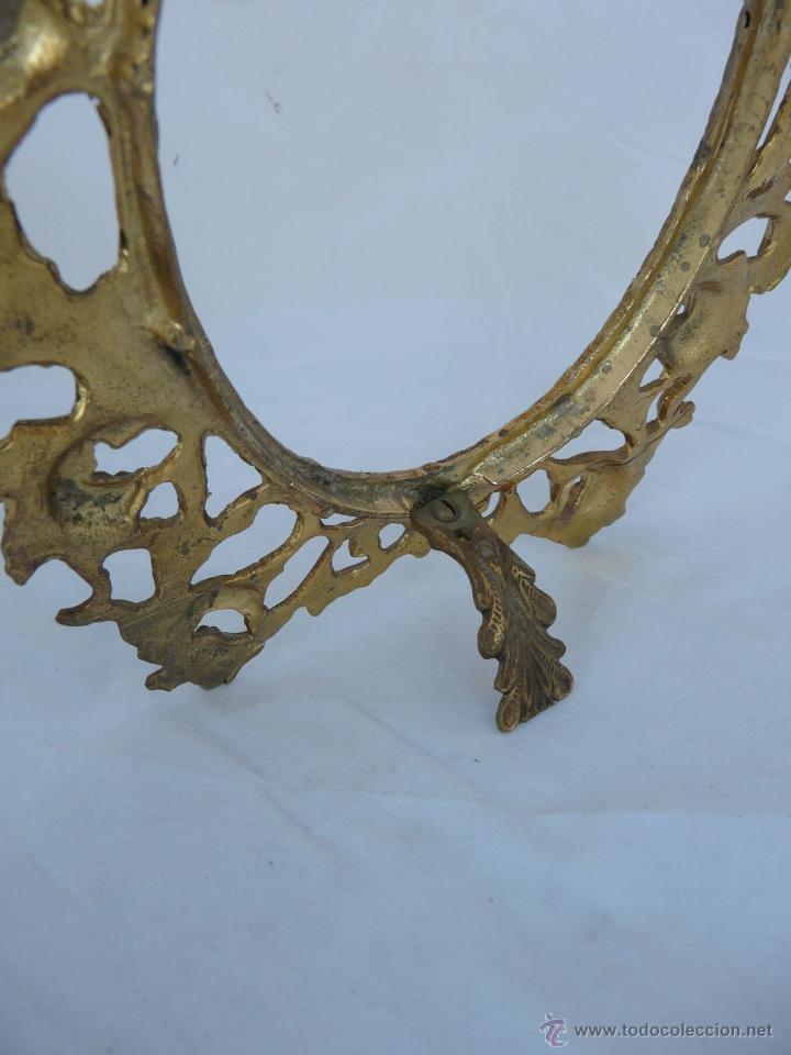 Antig&uuml;edades: MARCO BRONCE DE SOBREMESA CON PIE - Foto 7