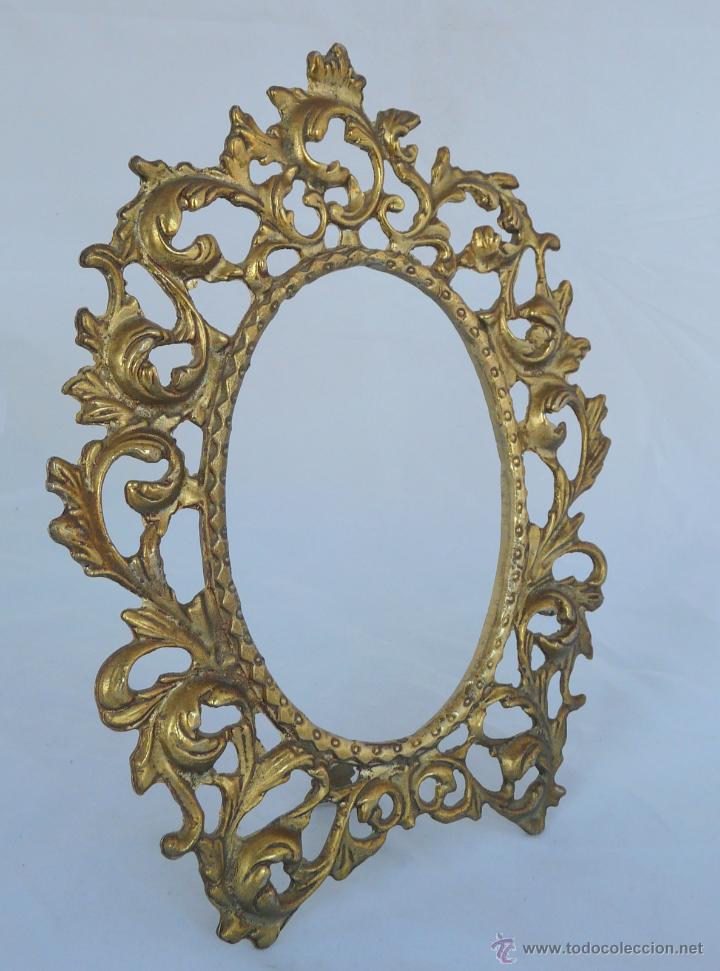 Antig&uuml;edades: MARCO BRONCE DE SOBREMESA CON PIE - Foto 8