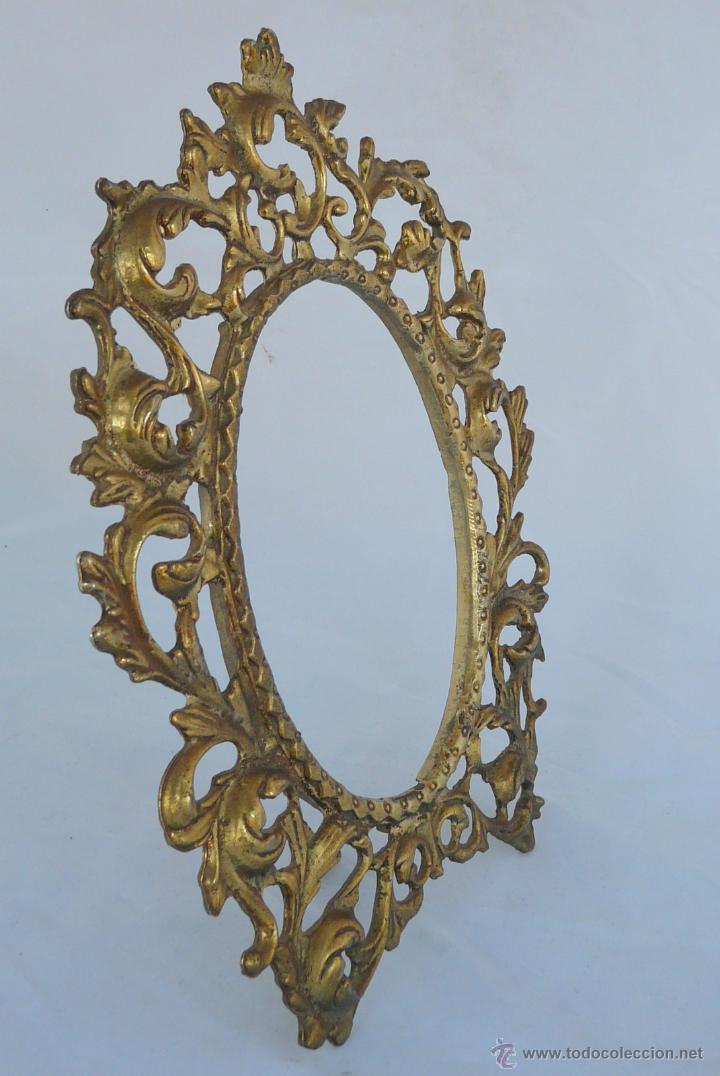 Antig&uuml;edades: MARCO BRONCE DE SOBREMESA CON PIE - Foto 11