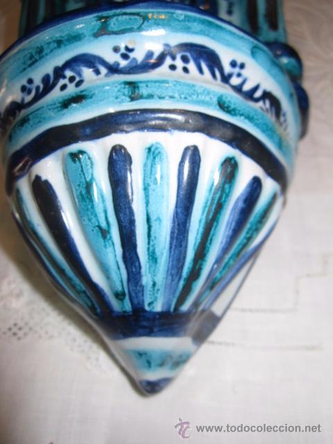 Antig&uuml;edades: Benditera de cer&aacute;mica con marca. 12 x 26 cms. - Foto 3