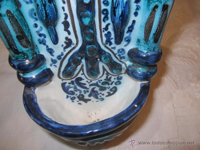 Antig&uuml;edades: Benditera de cer&aacute;mica con marca. 12 x 26 cms. - Foto 4