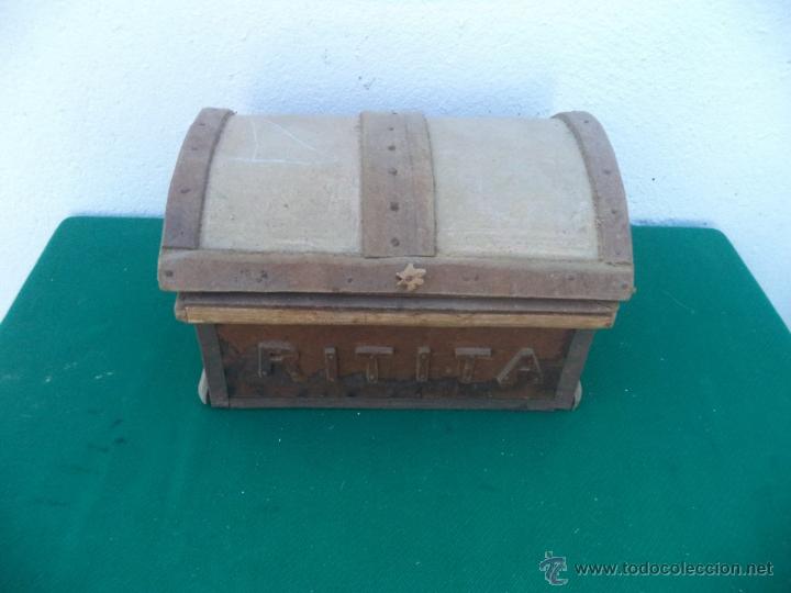 Antig&uuml;edades: caja de carton y madera - Foto 1