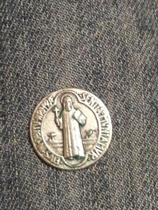 Antig&uuml;edades: medalla religiosa de santa - Foto 1