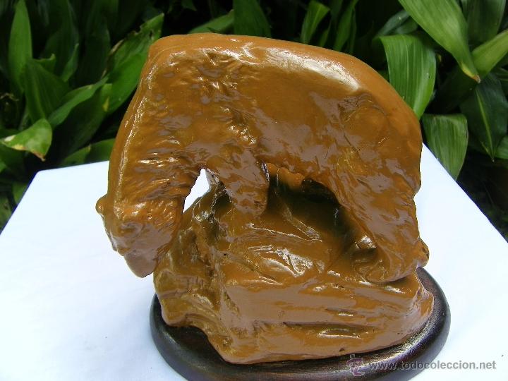 Antig&uuml;edades: OSO DE CERAMICA EN BASE  DE MADERA - Foto 5