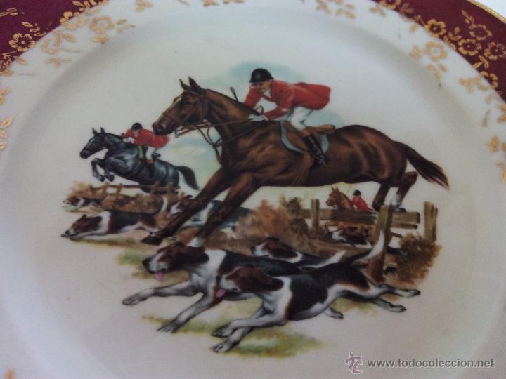 Antig&uuml;edades: Plato de Limoges Claude Brachet. Escena caballos - Foto 2