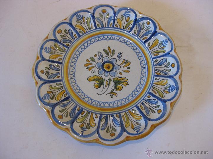 Antig&uuml;edades: Plato de cer&aacute;mica de Talavera - Foto 1
